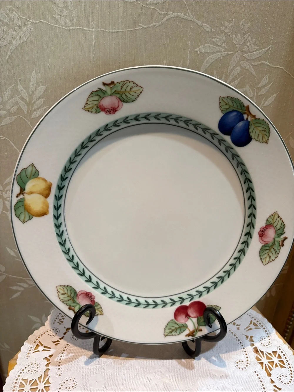 Villeroy & Boch French Garden Fruit-Pattern White Dinner Plate